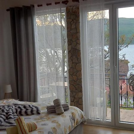 Roleo Guest House Lini Exterior foto