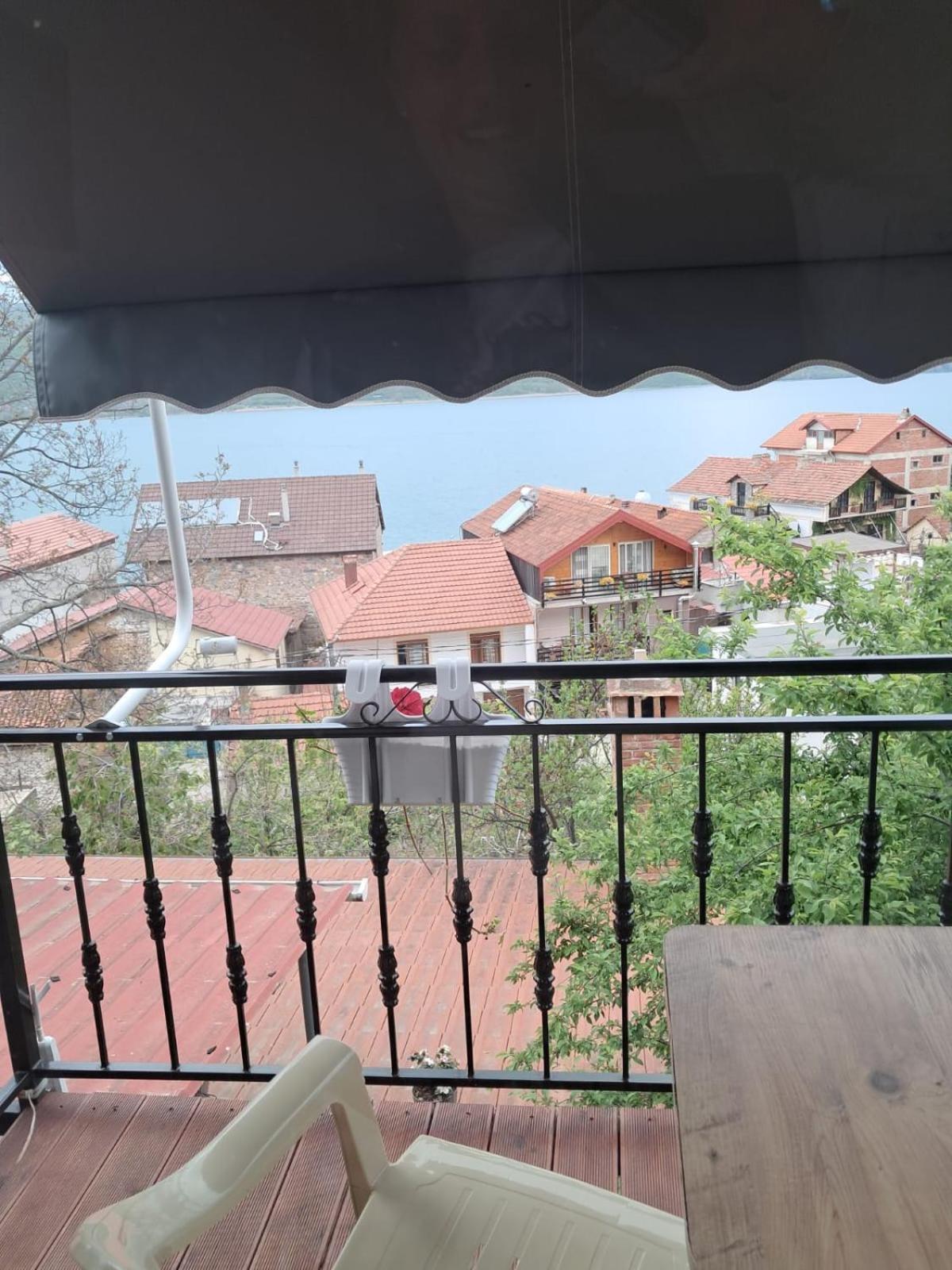 Roleo Guest House Lini Exterior foto