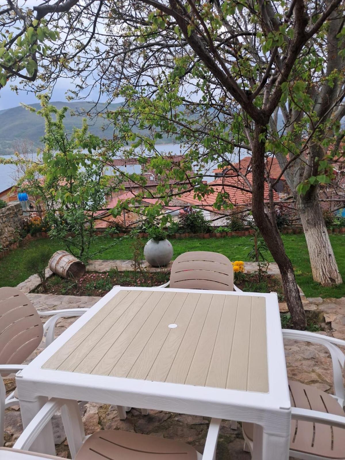 Roleo Guest House Lini Exterior foto